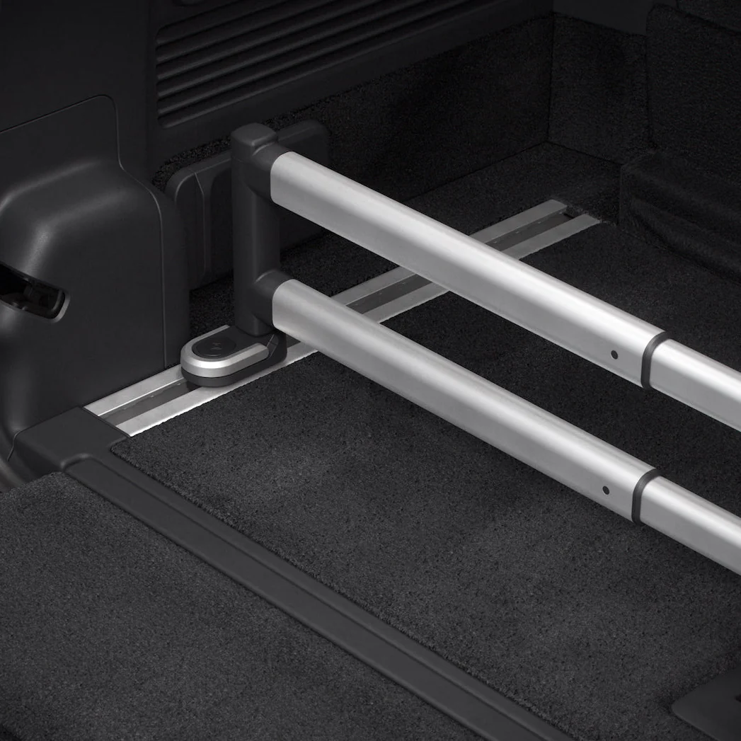 R1S Cargo Divider 5 R1S Cargo Divider