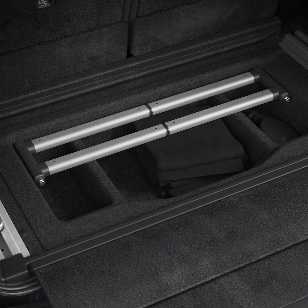 R1S Cargo Divider 6 R1S Cargo Divider