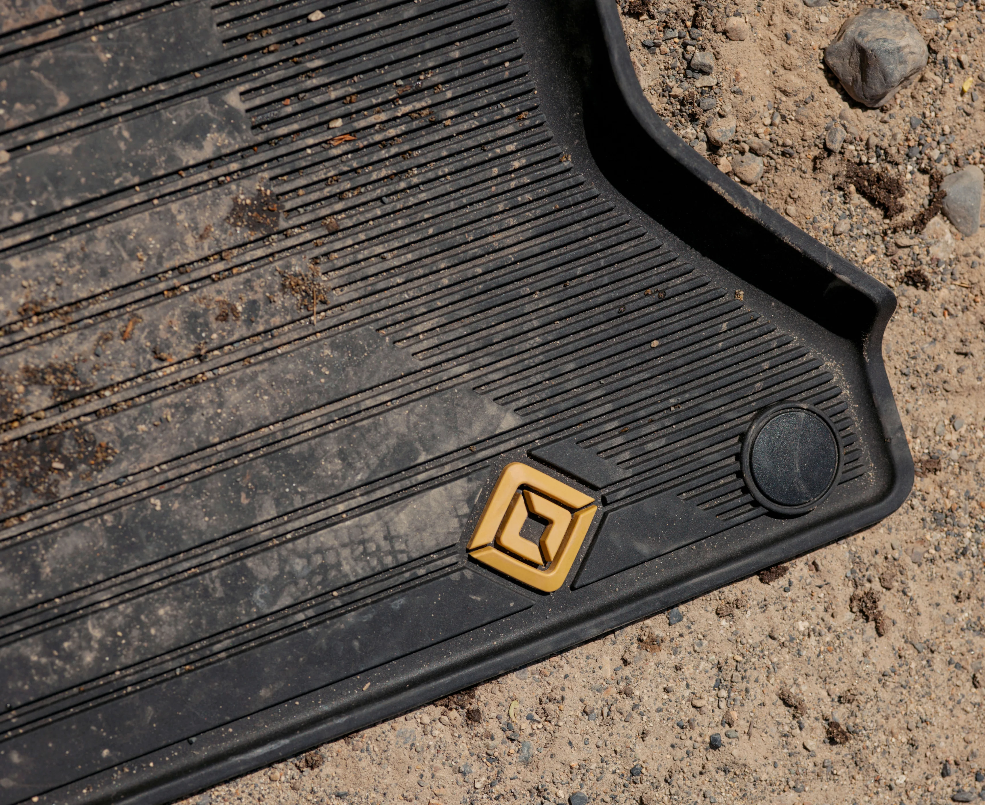 R1T All-Weather Floor Mats 4 R1T All-Weather Floor Mats