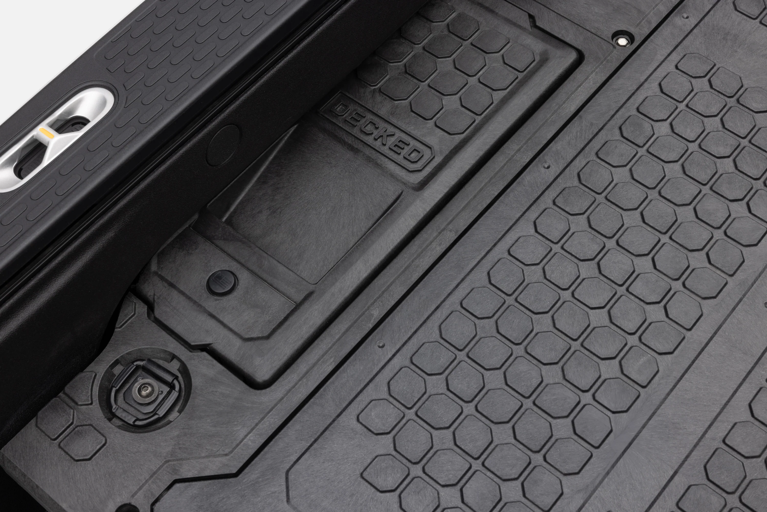 DECKED Drawer System for R1T